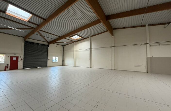 LOCAL D'ACTIVITE - ATELIER à LOUER — photo 2