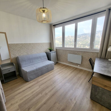 Appartement 5 pièces 550 €