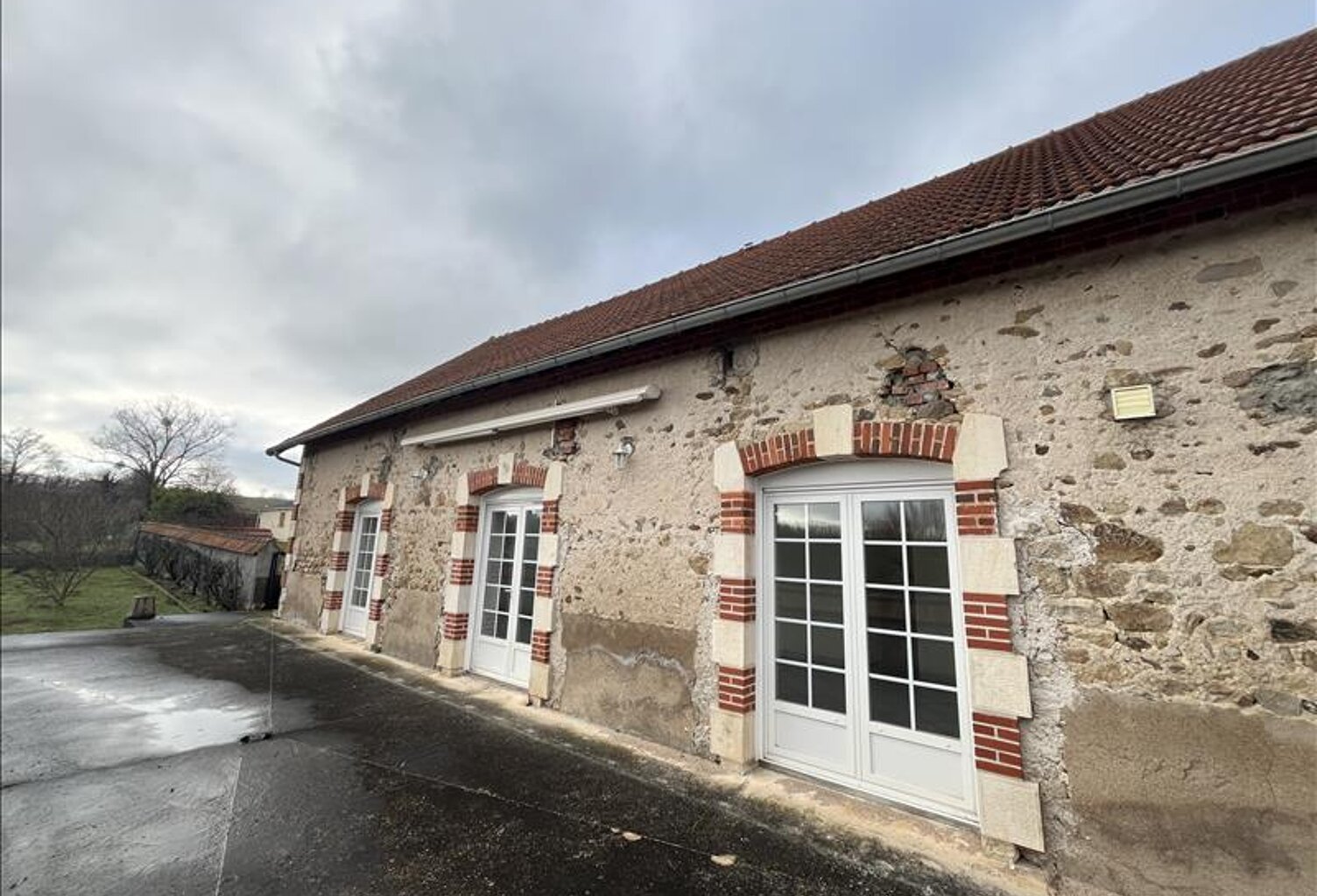 Vente maison 4 pièces 105 m² Néris-les-Bains (03310) — photo 1