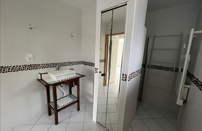 Vente maison 4 pièces 105 m² Néris-les-Bains (03310) — photo 3