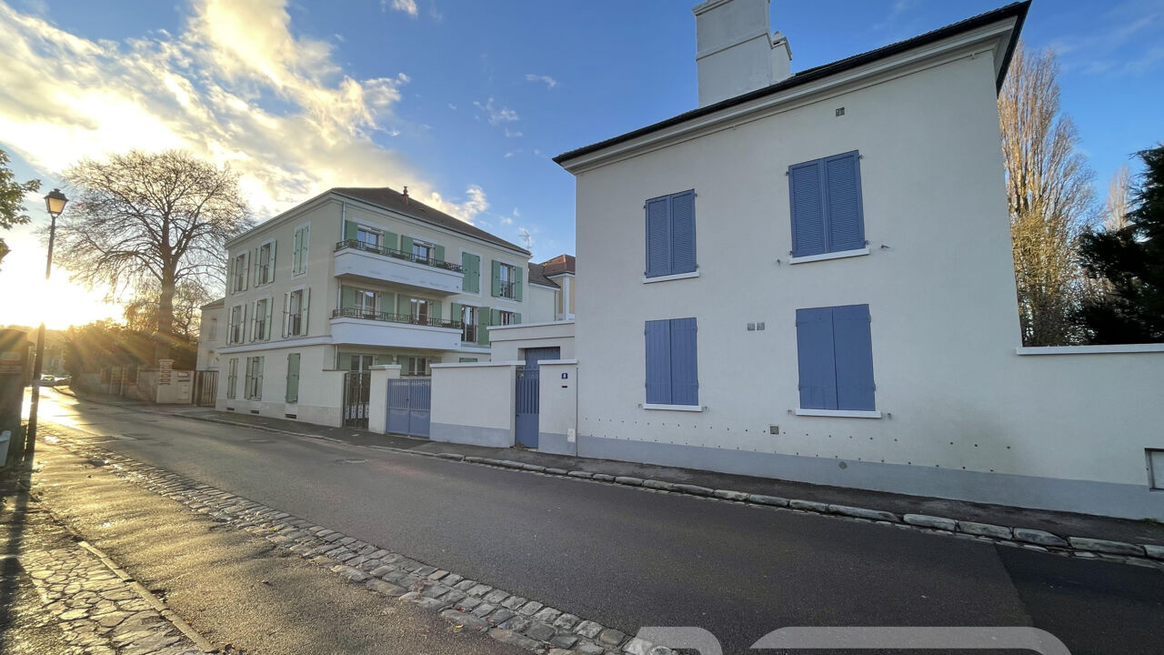 immeuble  pièces 177 m2 à vendre à Maule (78580)