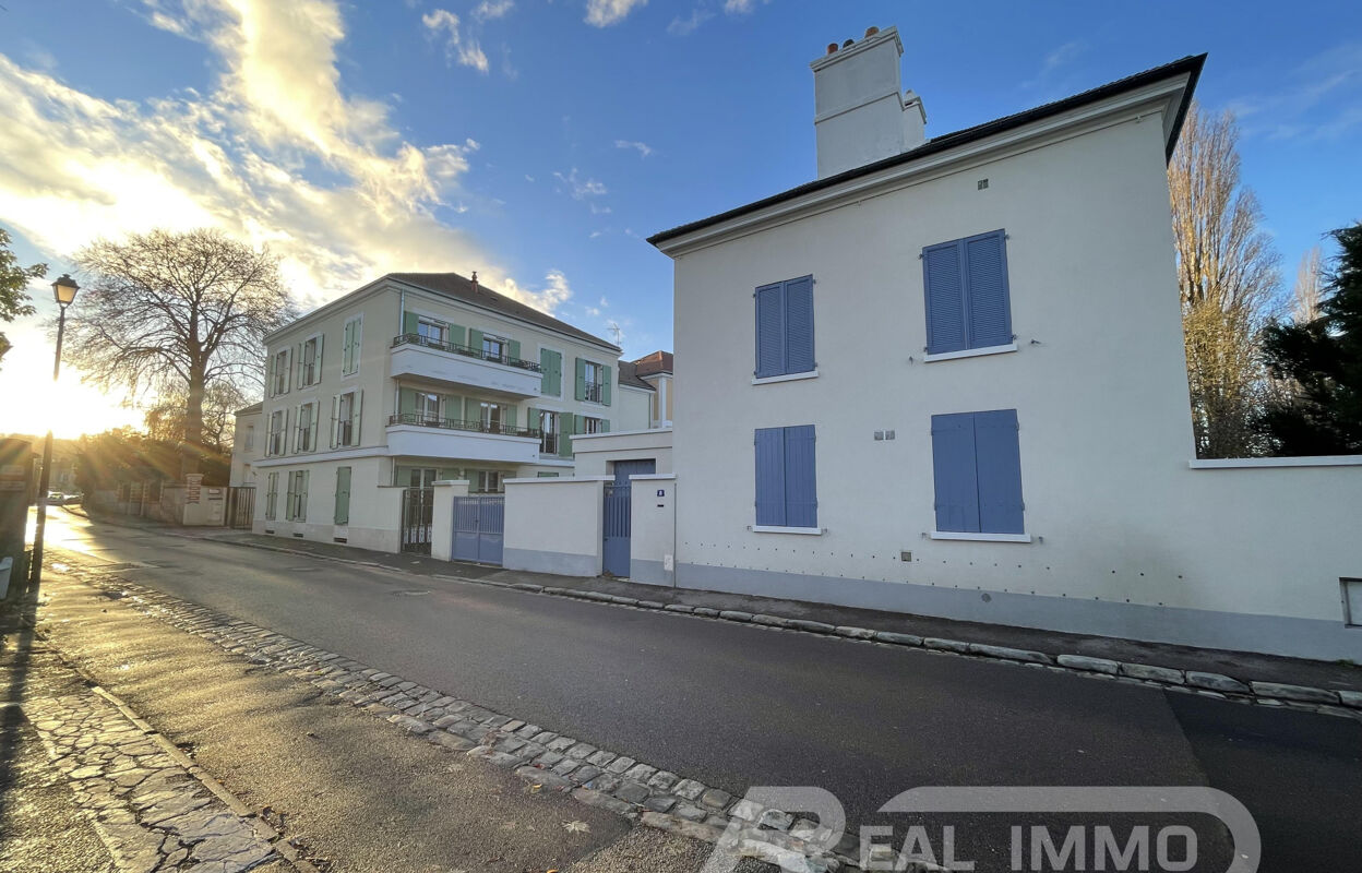 immeuble  pièces 177 m2 à vendre à Maule (78580)