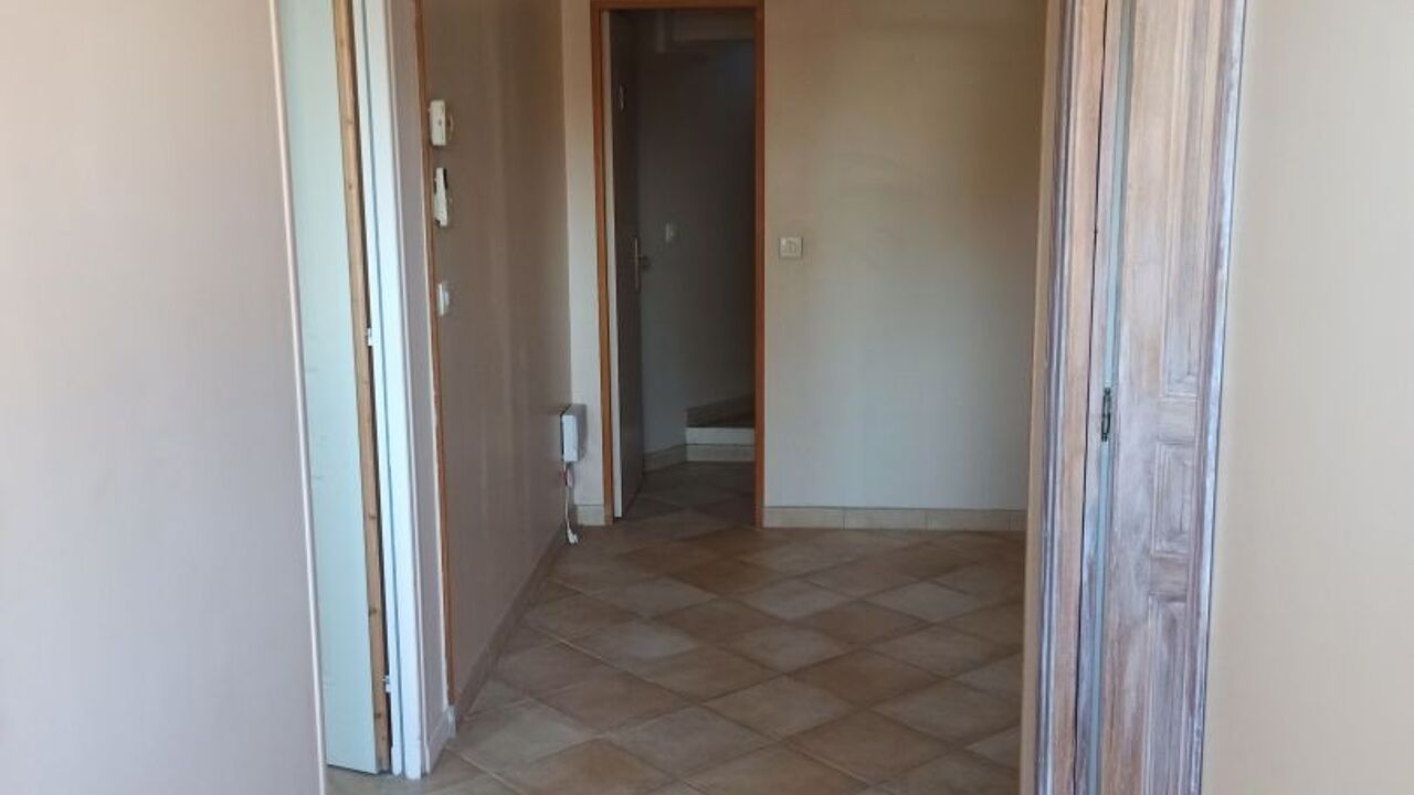 commerce  pièces 31 m2 à louer à Dampierre-en-Yvelines (78720)