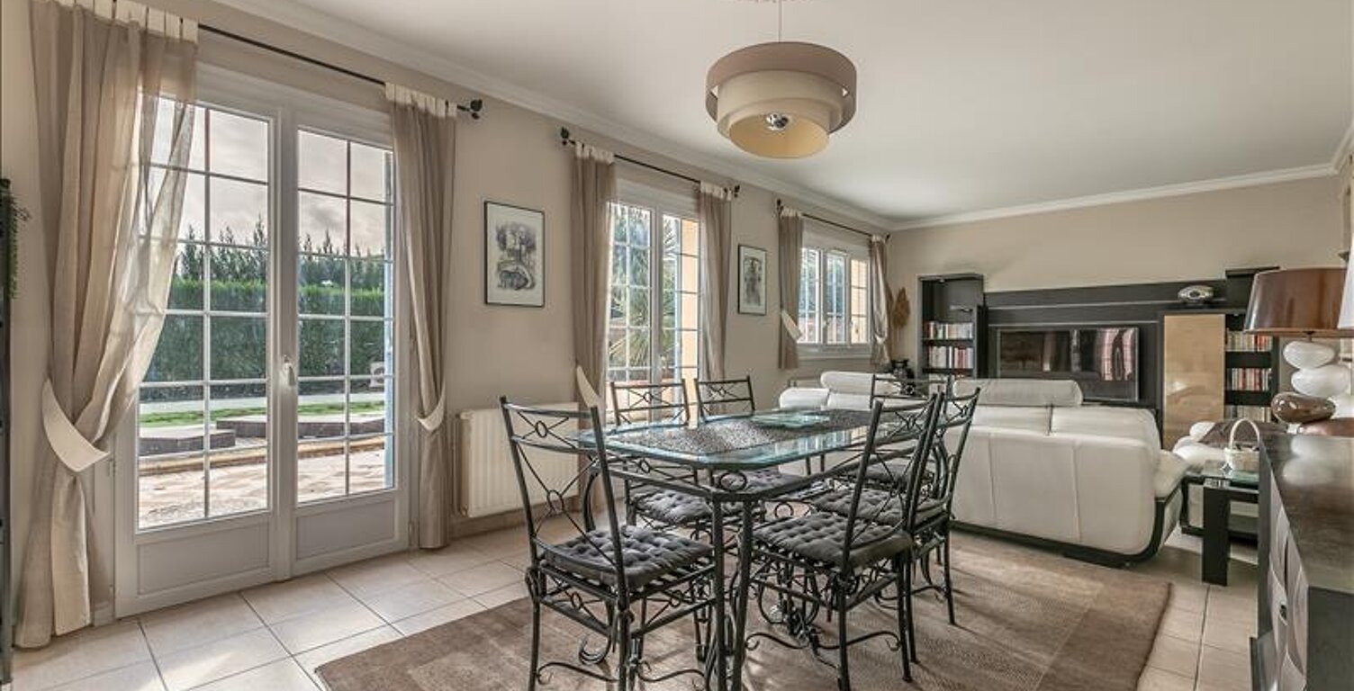 Maison de bourg de 5 pièces principales — photo 1