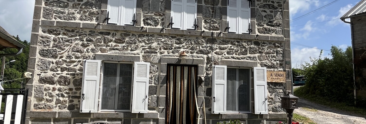 Maison 4 Pièces 75 m² à vendre à Rochefort-Montagne (63210)