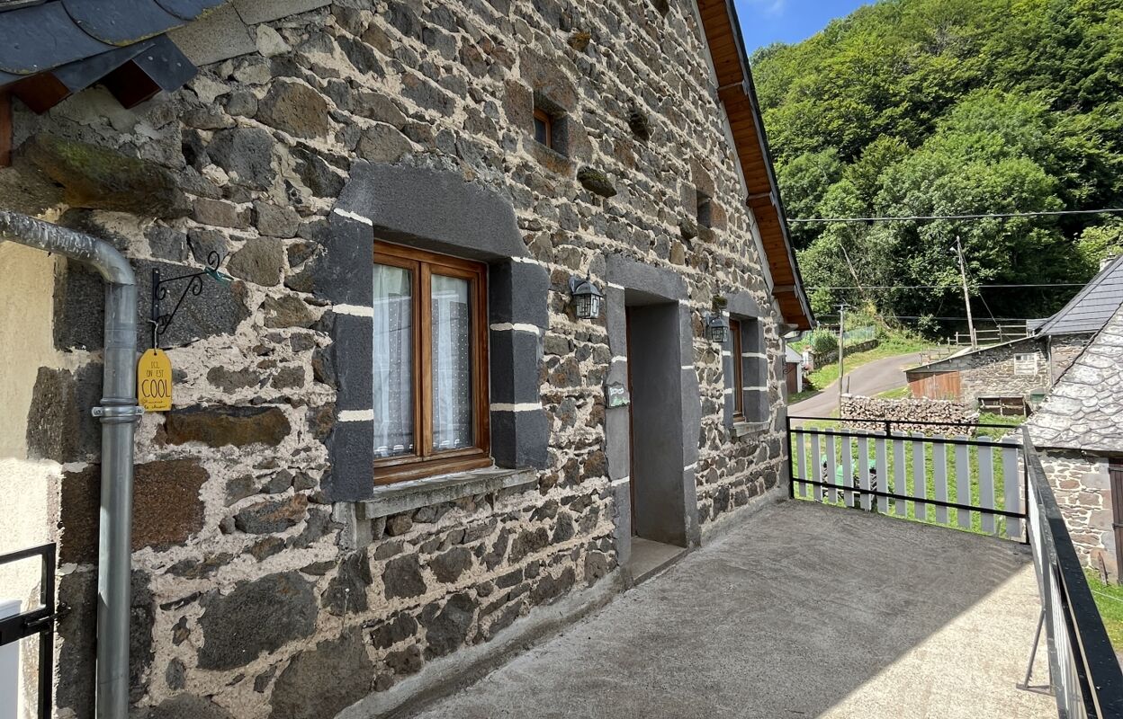 maison 5 pièces 73 m2 à vendre à Rochefort-Montagne (63210)