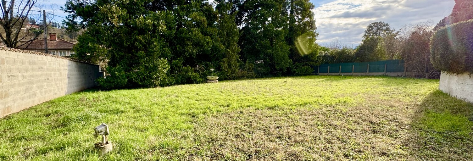 Terrain  1233 m² à vendre à Fontaines-Saint-Martin (69270)