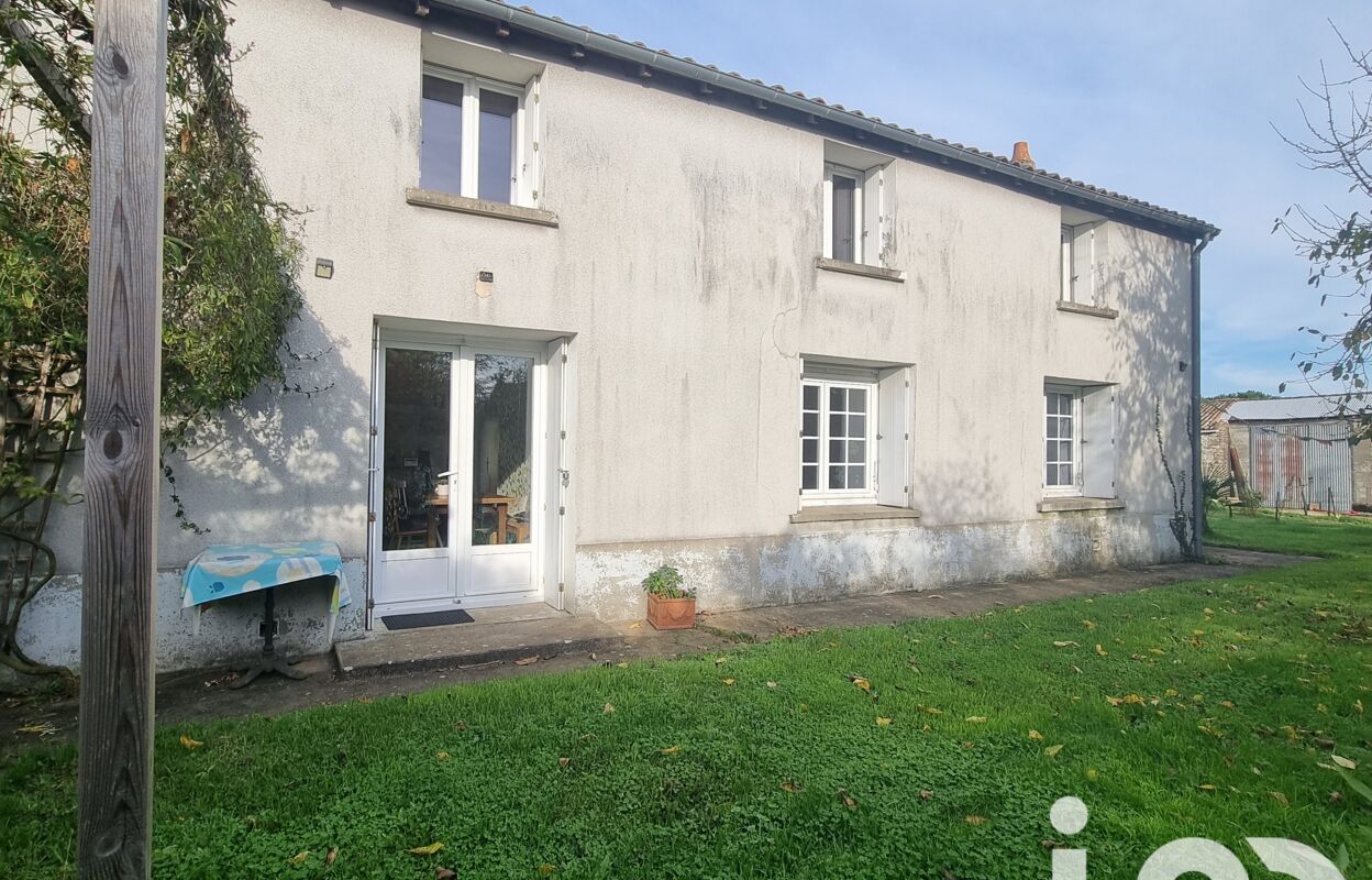 maison 6 pièces 146 m2 à vendre à Azay-le-Brûlé (79400)