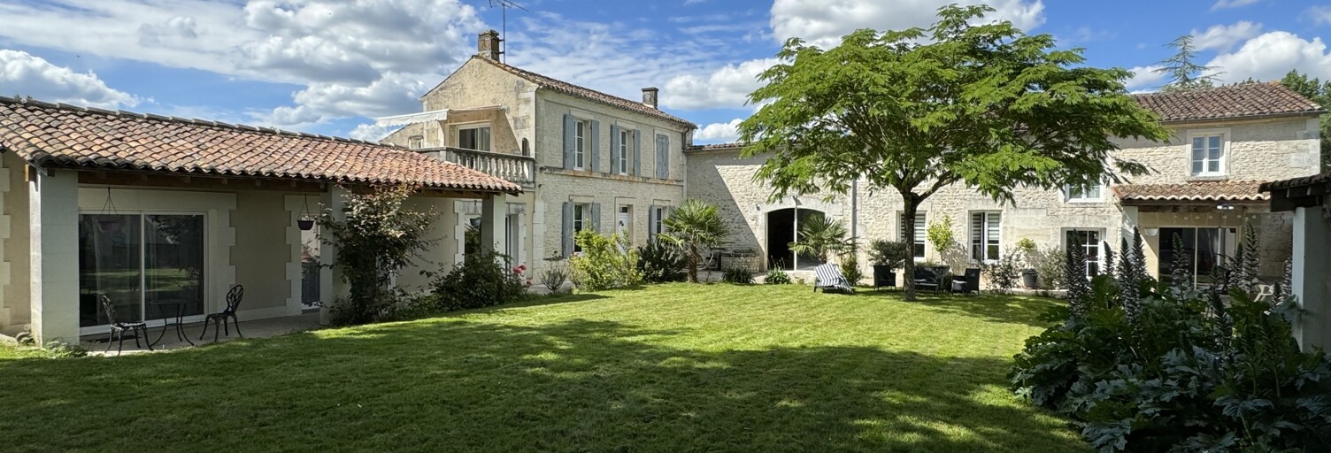 Maison 13 Pièces 333 m² à vendre à Bourg-Charente (16200)