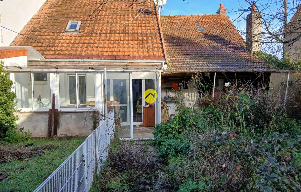 maison 4 pièces 35 m2 à vendre à Commentry (03600)