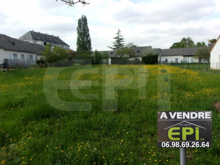 Terrain constructible viabilisé de 1127m² situé dans un lotis — photo 1