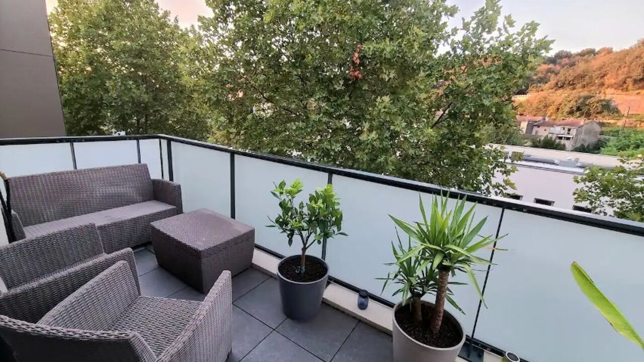 appartement 3 pièces 76 m2 à louer à Givors (69700)