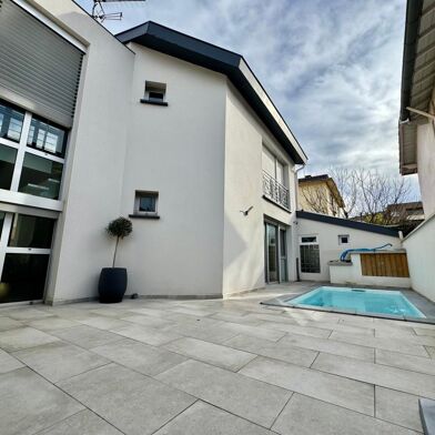 Maison 7 pièces 1350000 €