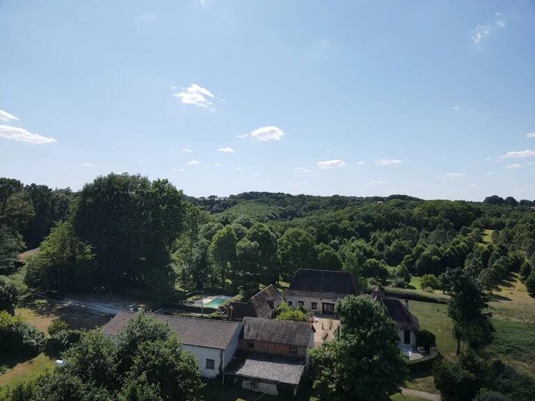 PROPRIETE AVEC GITES + PISCINE — photo 1
