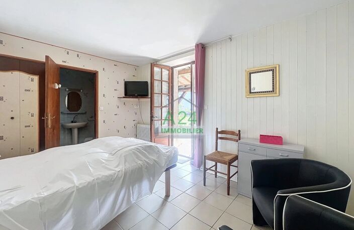 PROPRIETE AVEC GITES + PISCINE — photo 5