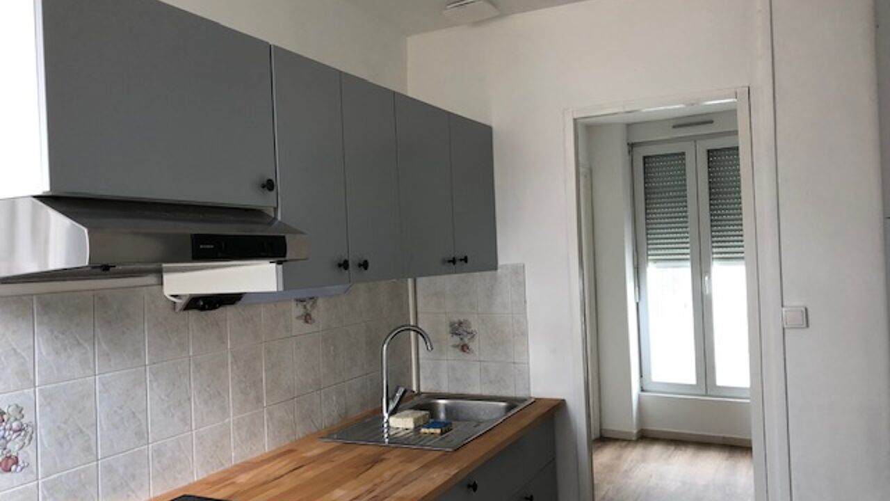 appartement 3 pièces 43 m2 à louer à Nîmes (30000)