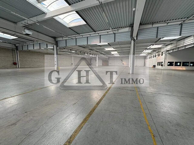 A LOUER - FERRIERES EN BRIE - 4662 M² ENTREPOT / LOCAL ACTIVITES — photo du bien