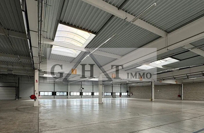 A LOUER - FERRIERES EN BRIE - 4662 M² ENTREPOT / LOCAL ACTIVITES — photo 2