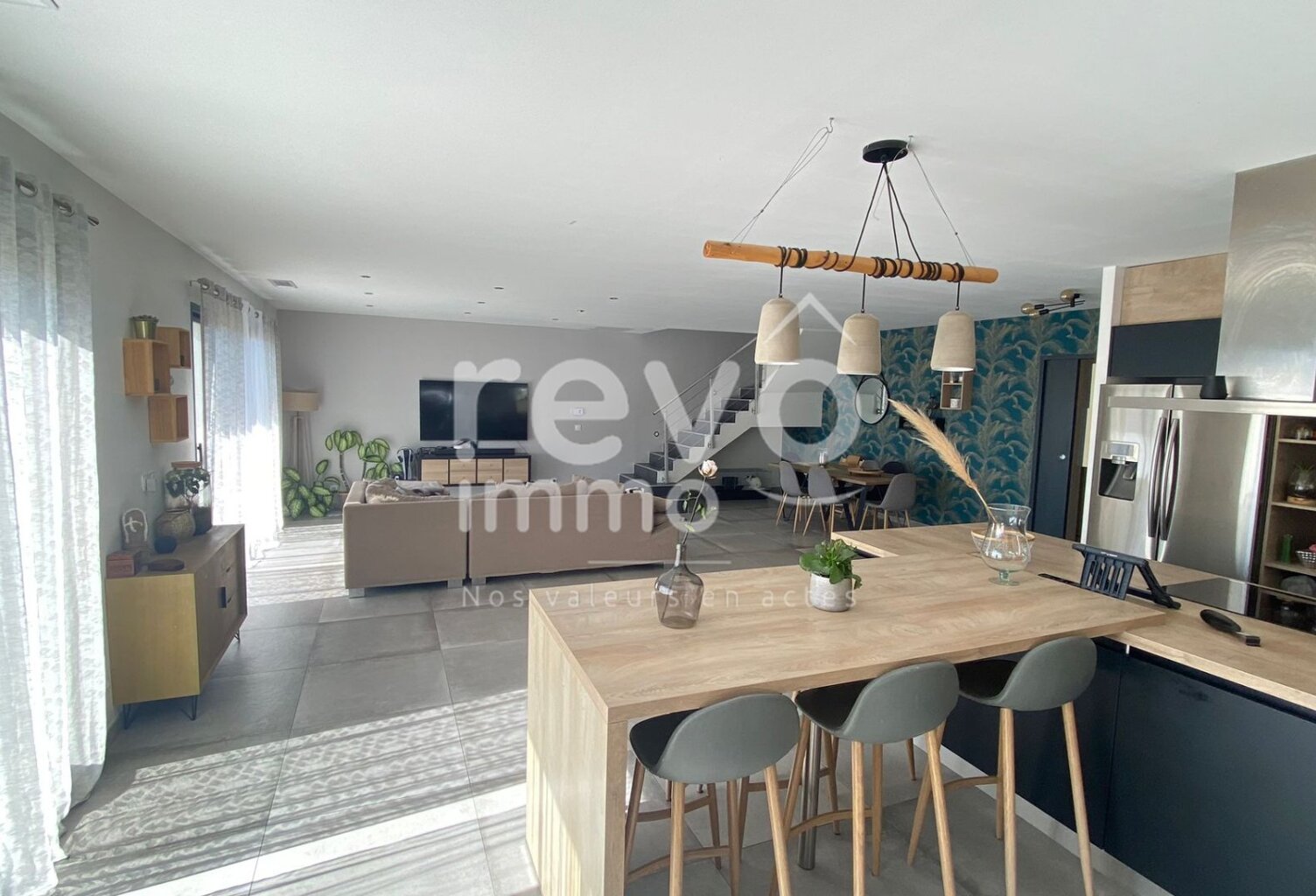Villa — photo 1