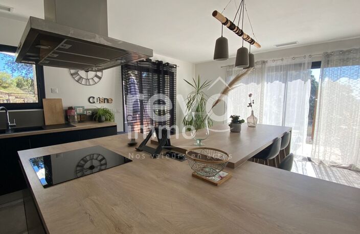 Villa — photo 4
