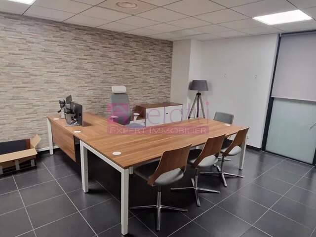Local commercial — photo du bien