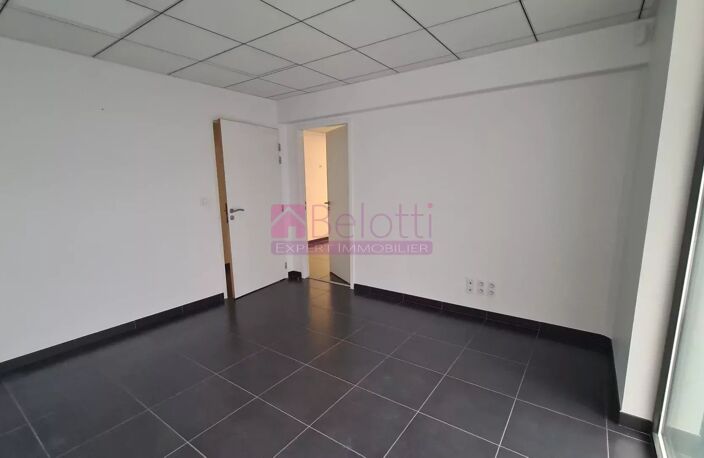 Local commercial — photo 4