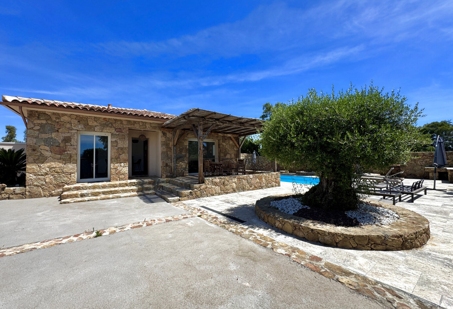 Villa style bergerie 3 chambres en pierre de taille avec pis — photo 1