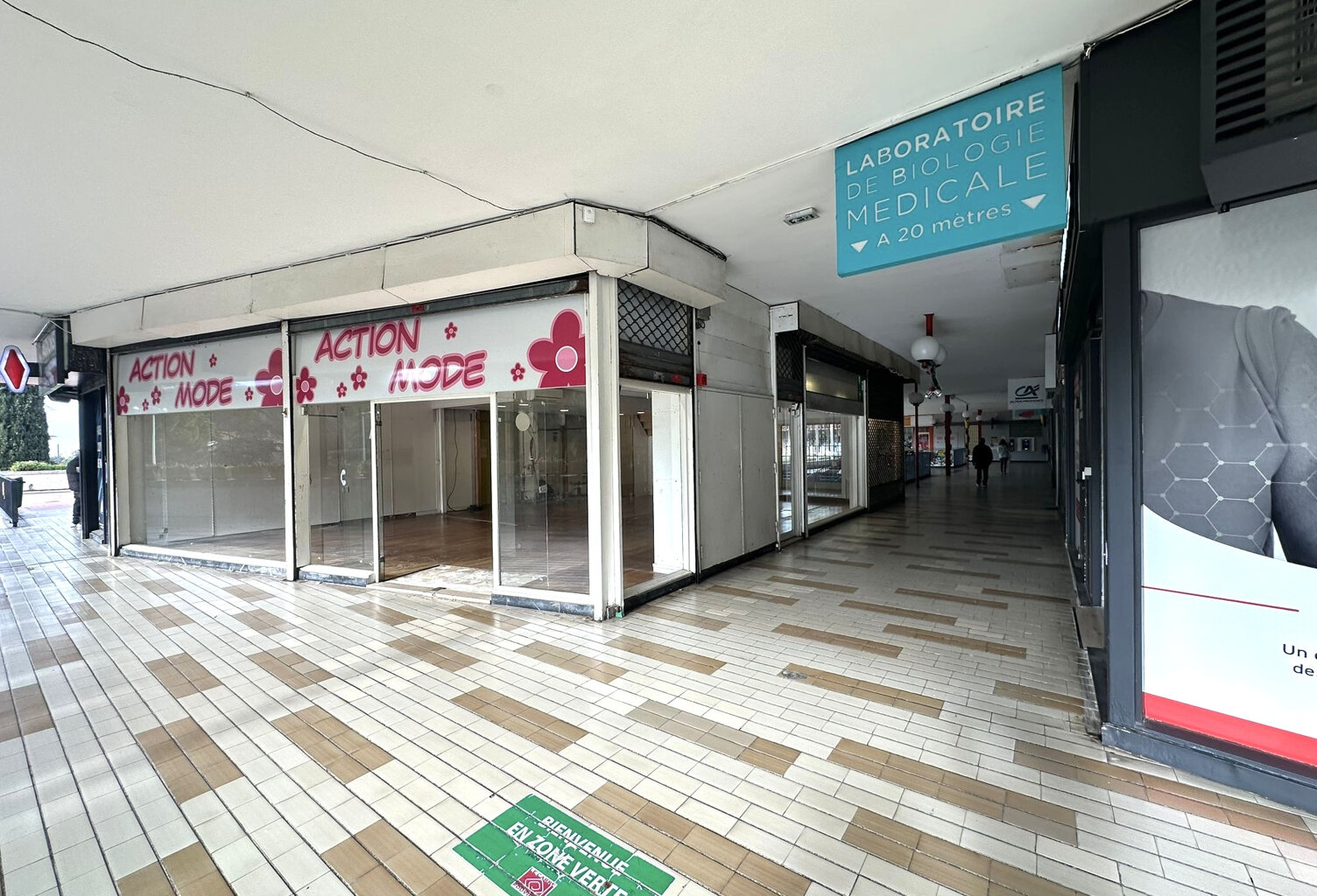 ROUVIERE 9EME : LOCAL COMMERCIAL DE 99.47 M2 — photo 1