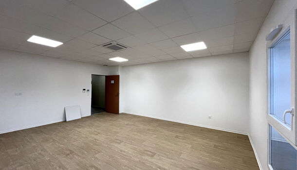 Local commercial 1 pièces  à louer Salies-de-Béarn 64270