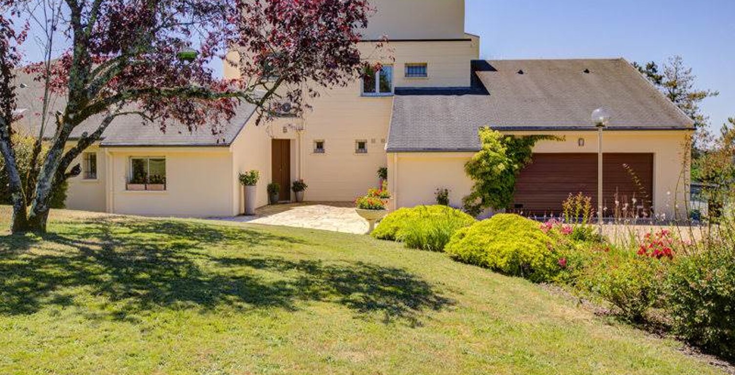 Contemporaine de 7 pièces principales — photo 1