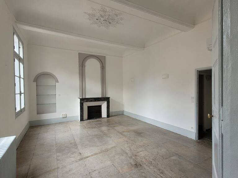 Local commercial — photo 1