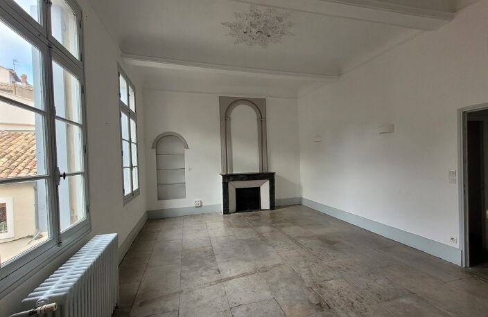 Local commercial — photo 2