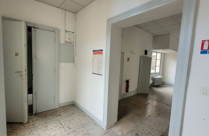 Local commercial — photo 3