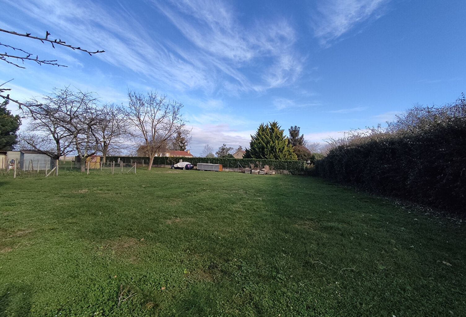Terrain constructible de 1110m2 — photo 1