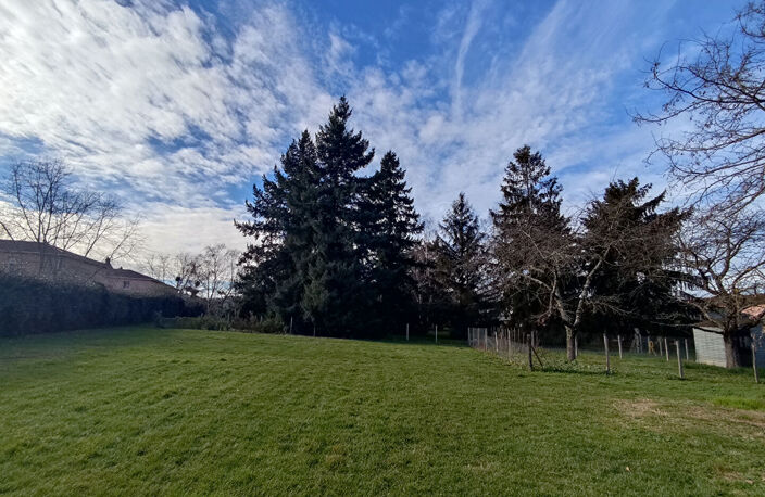 Terrain constructible de 1110m2 — photo 2
