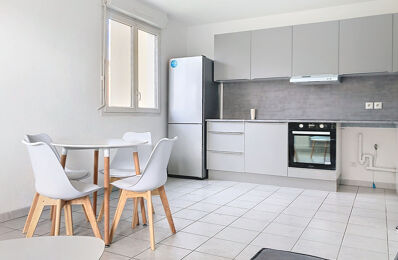 location appartement 700 € CC /mois à proximité de Saint-Rémy-de-Provence (13210)