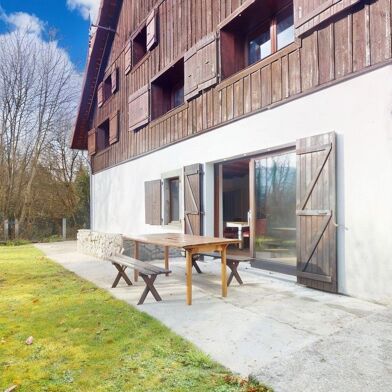 Maison 6 pièces 233 m²