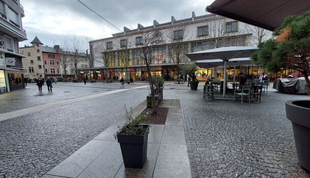 Local commercial 2 pièces  à louer Chambéry 73000