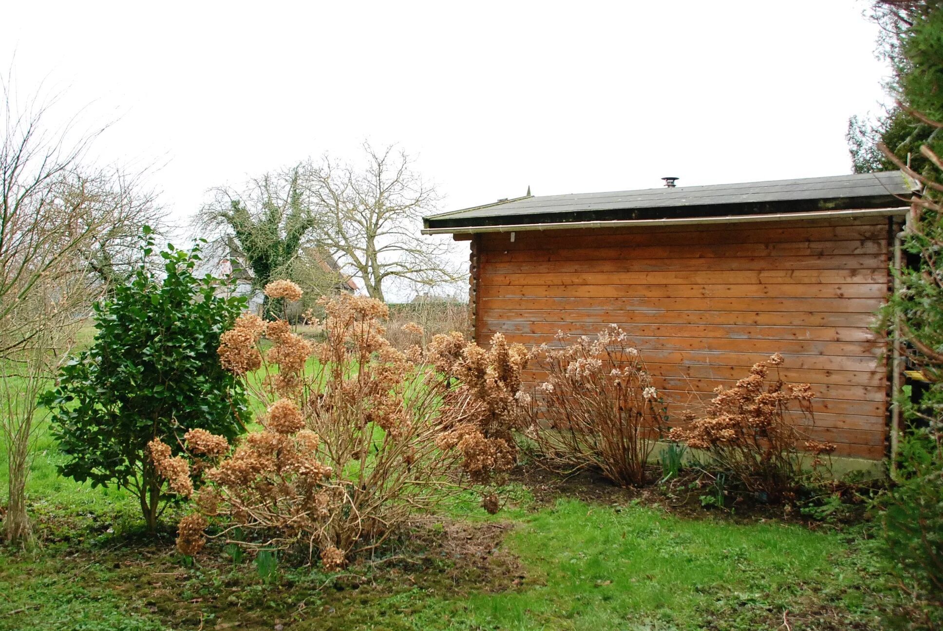 Chalet édifié sur terrain constructible proche de Valmont