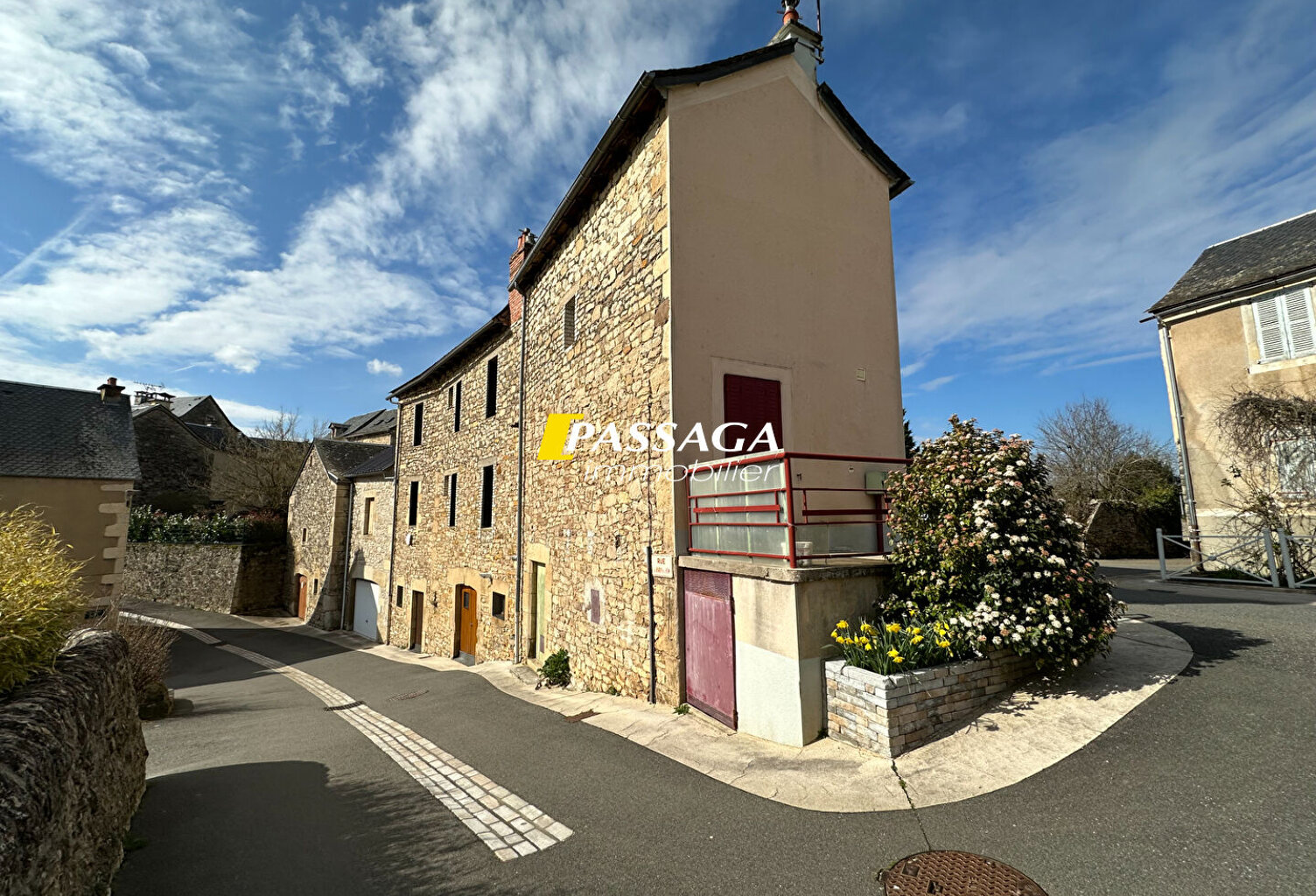A VENDRE - Maison de village - Au coeur de Laissac — photo 1