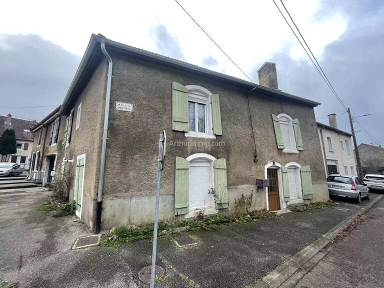 Maison de ville à rénover. — photo 1