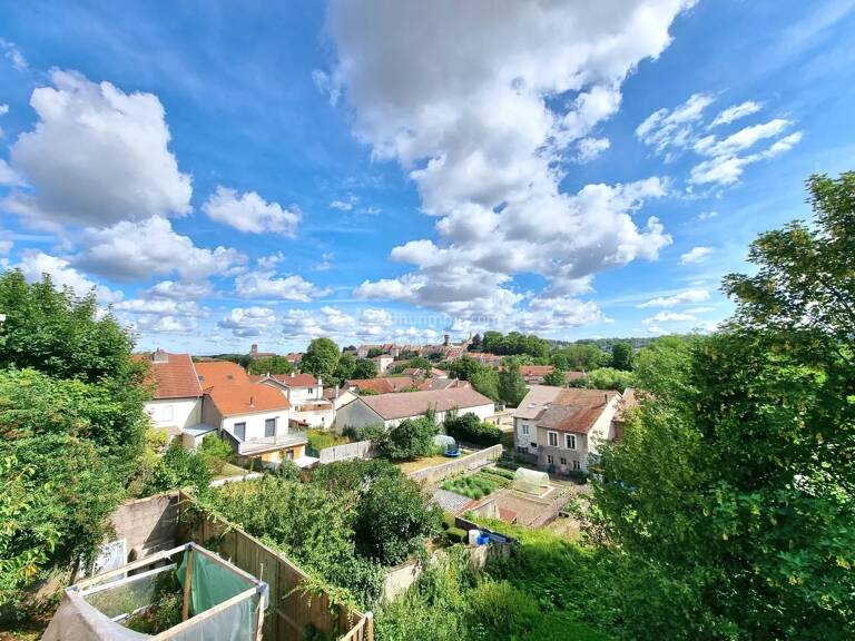 Maison de ville avec jardin. — photo 1