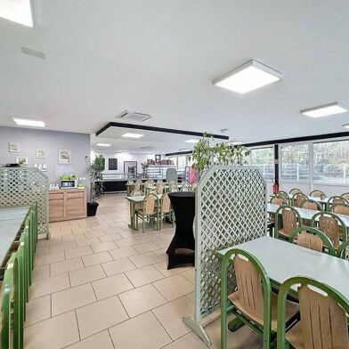 Commerce  144999 €