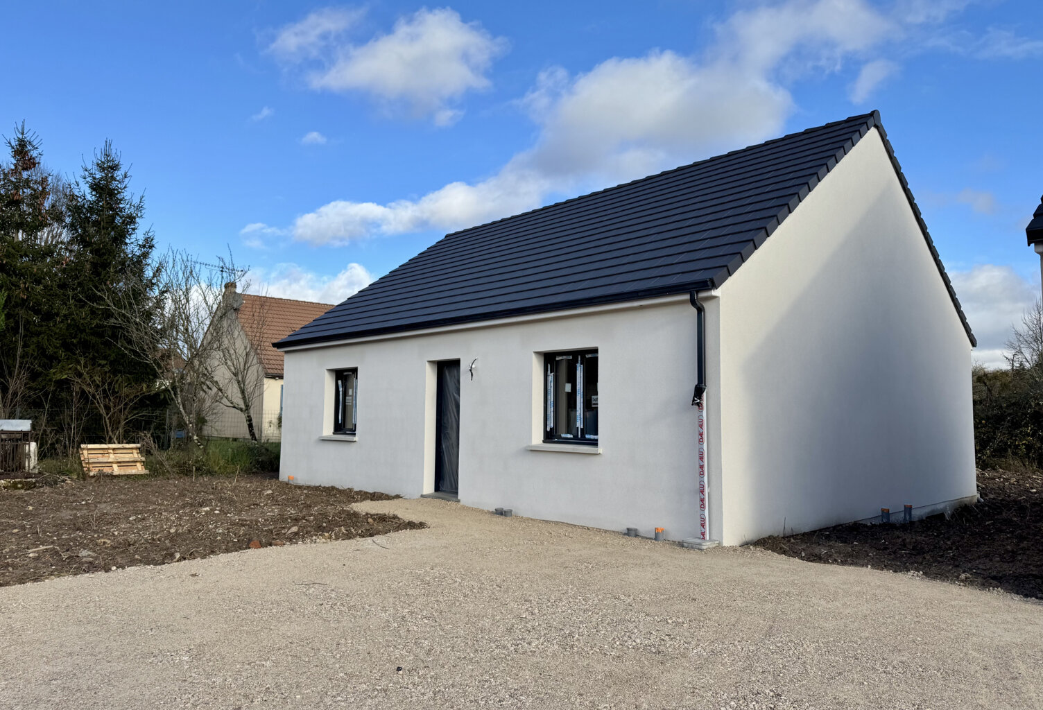 MAISON NEUVE, AMILLY, 3 CHAMBRES, aux normes pour les person — photo 1