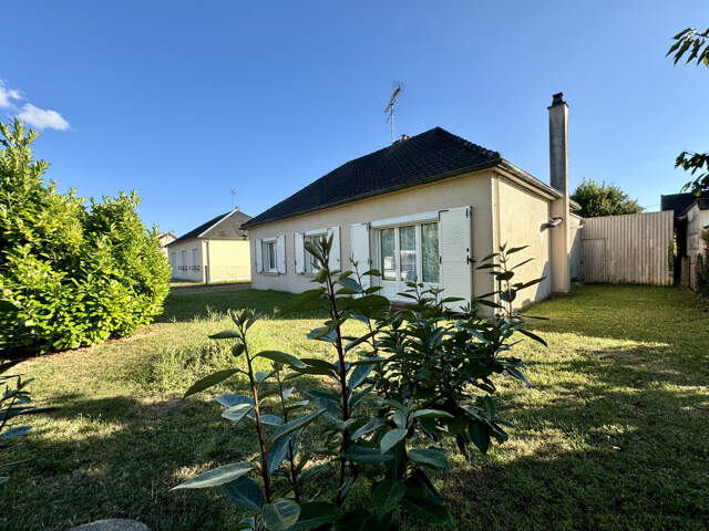 OUZOUER SUR LOIRE, DEPENDANCES, COMMERCES À PIED, 2 CHAMBRE — photo du bien