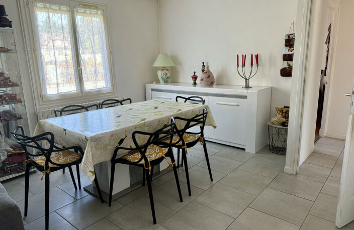 OUZOUER SUR LOIRE, DEPENDANCES, COMMERCES À PIED, 2 CHAMBRE — photo 3