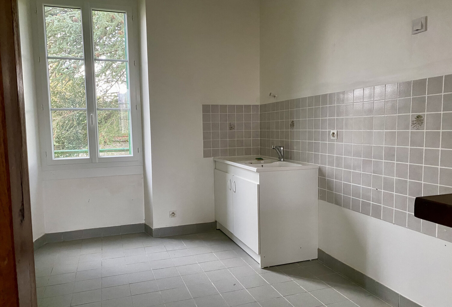 BEAU POTENTIEL, 3 CHAMBRES, 630M2 DE TERRAIN, IDEAL INVESTIS — photo 1