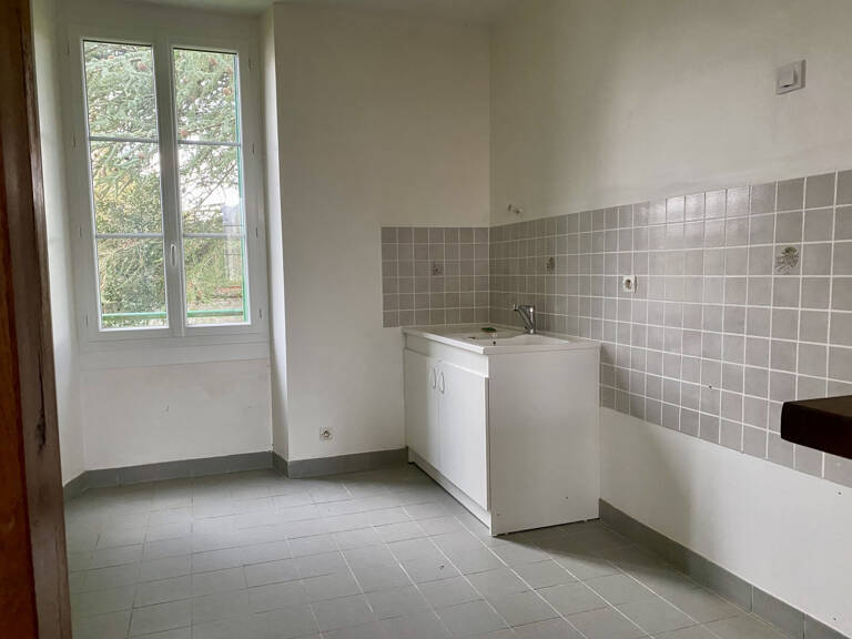 BEAU POTENTIEL, 3 CHAMBRES, 630M2 DE TERRAIN, IDEAL INVESTIS — photo 1