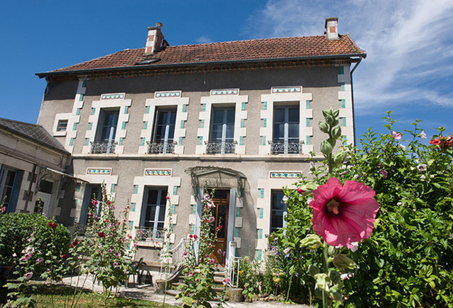 MAISON ANCIENNE , A RENOVER , CARACTERE , GARAGE , JARDINET — photo 1