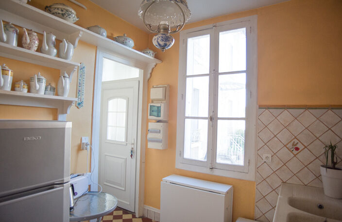 MAISON ANCIENNE , A RENOVER , CARACTERE , GARAGE , JARDINET — photo 5